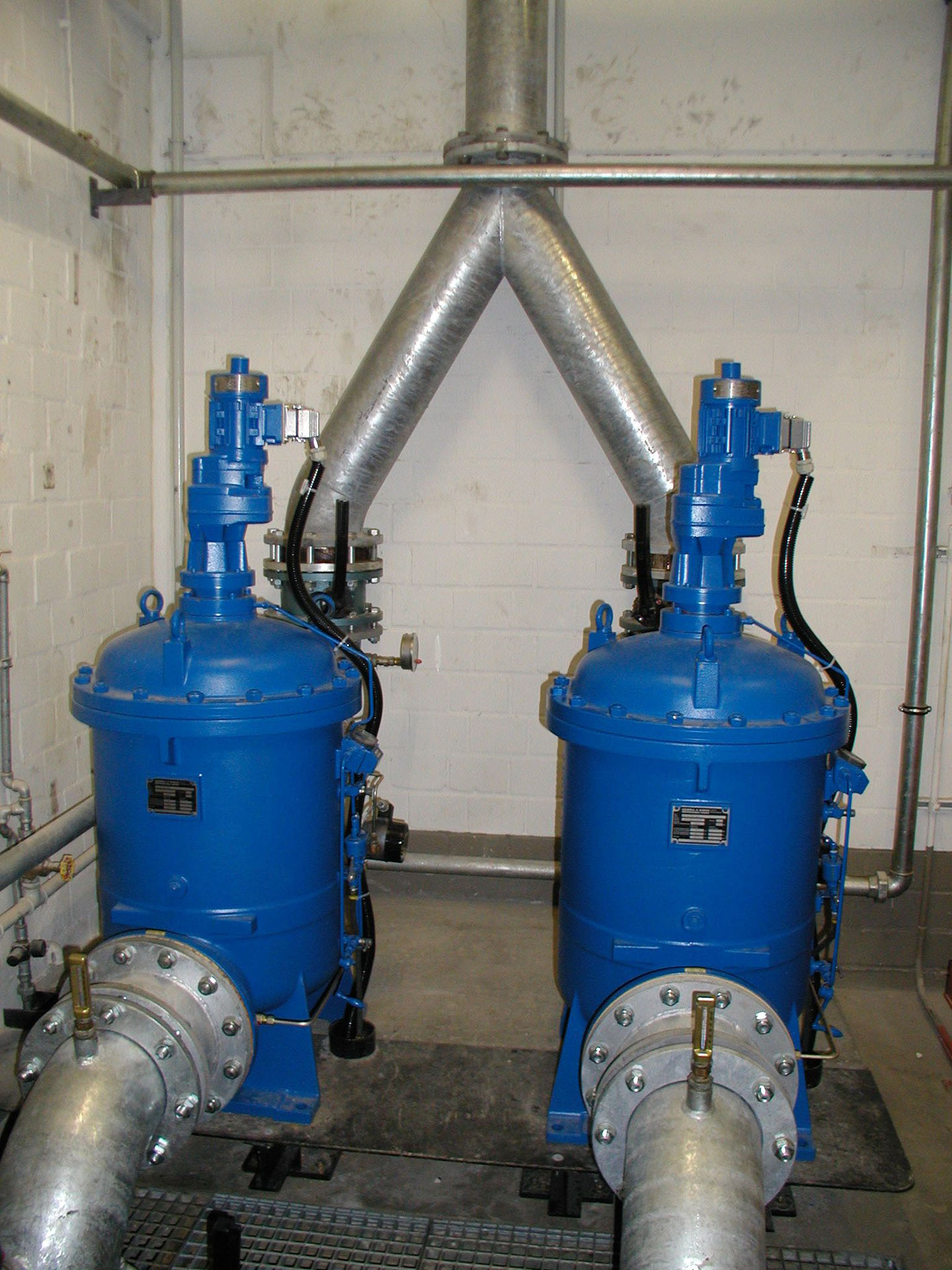BOLLFILTER installed at Veka for the filtration of the cooling water system